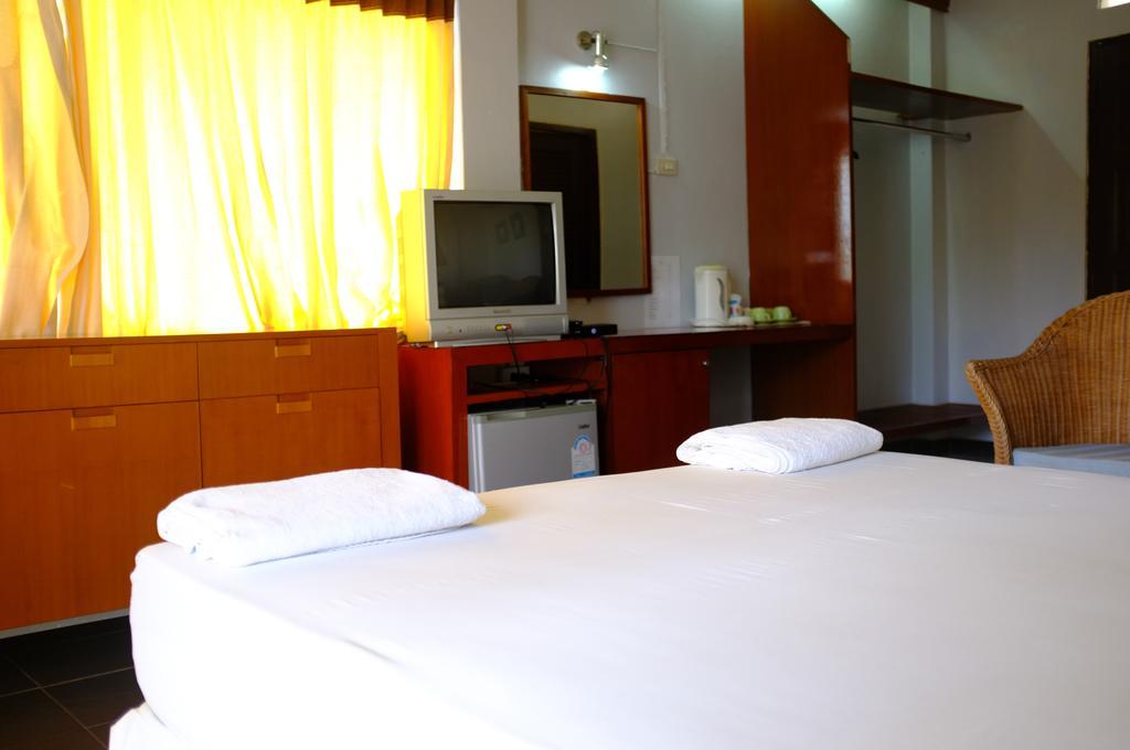 Thaniza Beachfront Resort Haad Rin Esterno foto