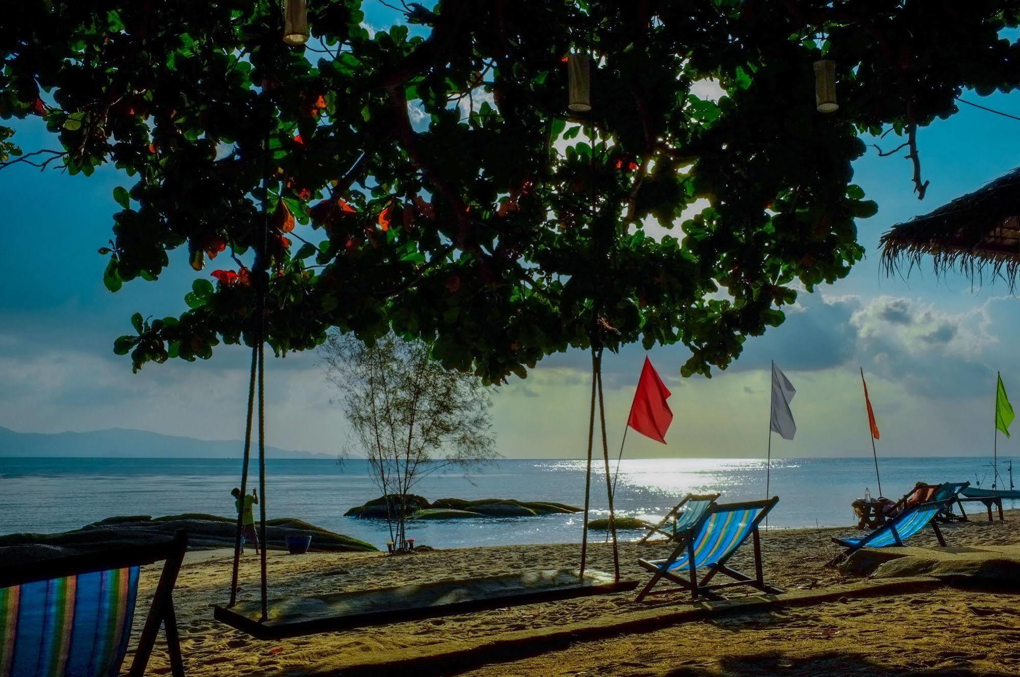 Thaniza Beachfront Resort Haad Rin Esterno foto